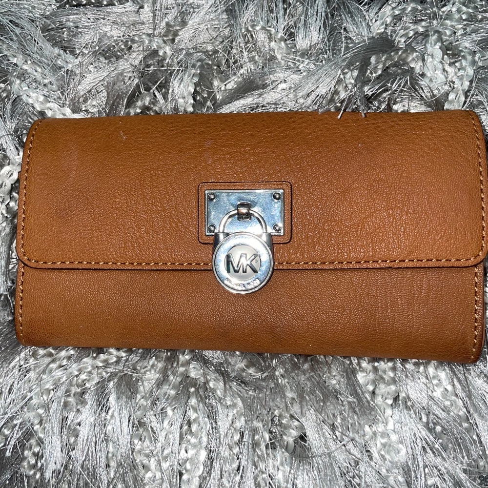 Michael kors wallet